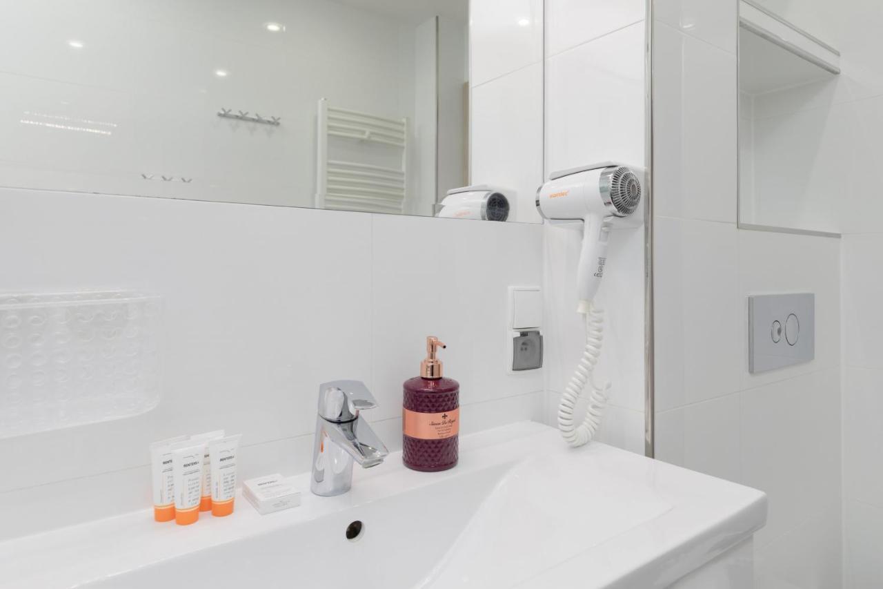 Przestronny Apartament Z Balkonem - Przy Porcie - Swinoujscie By Noclegi Renters Exteriör bild